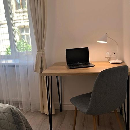 Iris Apartment On Popovich Лвив Екстериор снимка