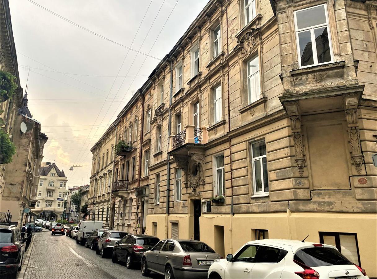 Iris Apartment On Popovich Лвив Екстериор снимка