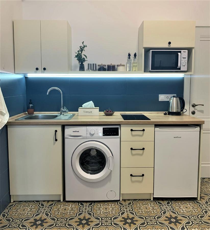 Iris Apartment On Popovich Лвив Екстериор снимка
