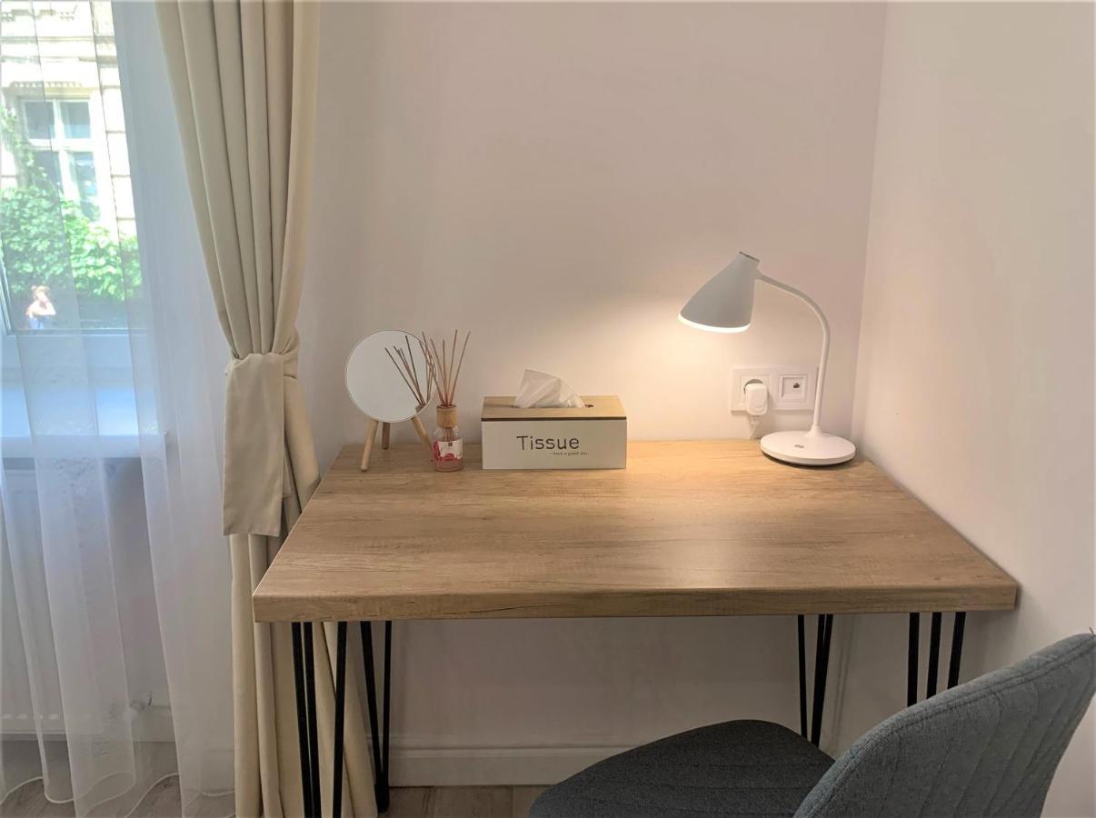 Iris Apartment On Popovich Лвив Екстериор снимка
