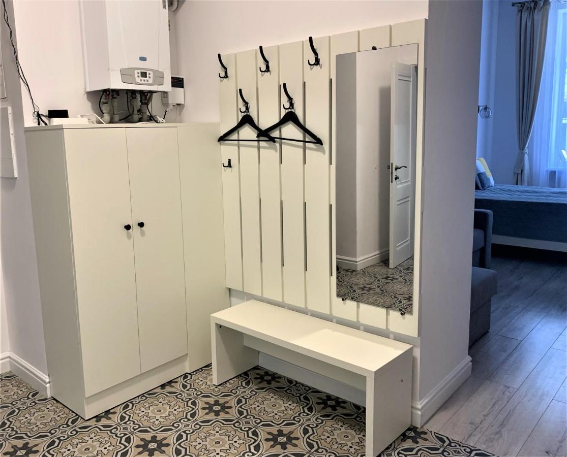 Iris Apartment On Popovich Лвив Екстериор снимка