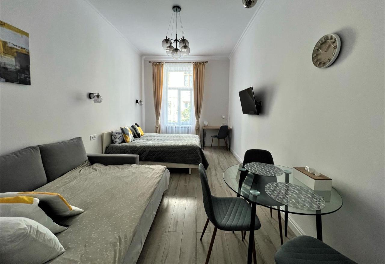 Iris Apartment On Popovich Лвив Екстериор снимка